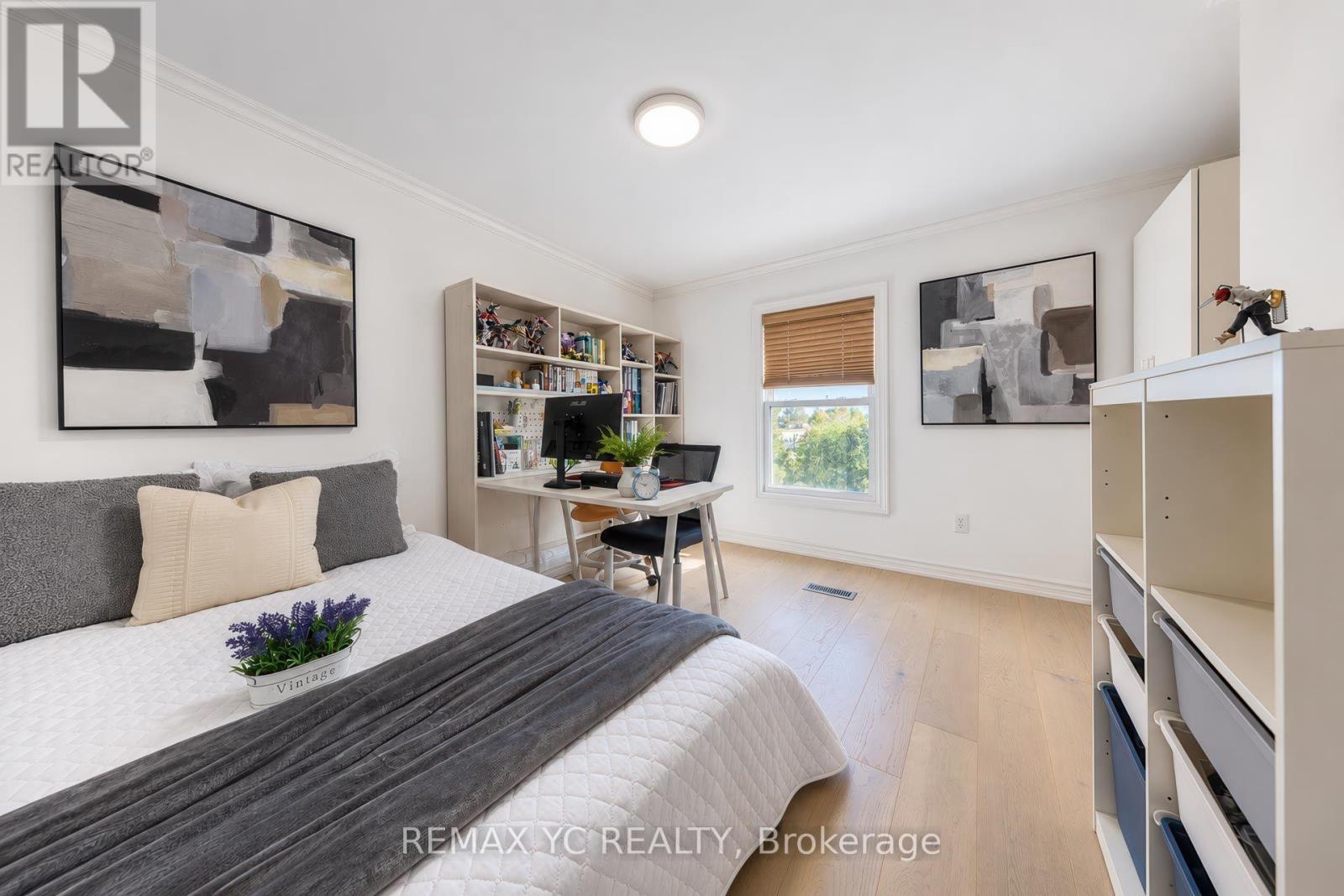 79 TAMARACK DRIVE - 32