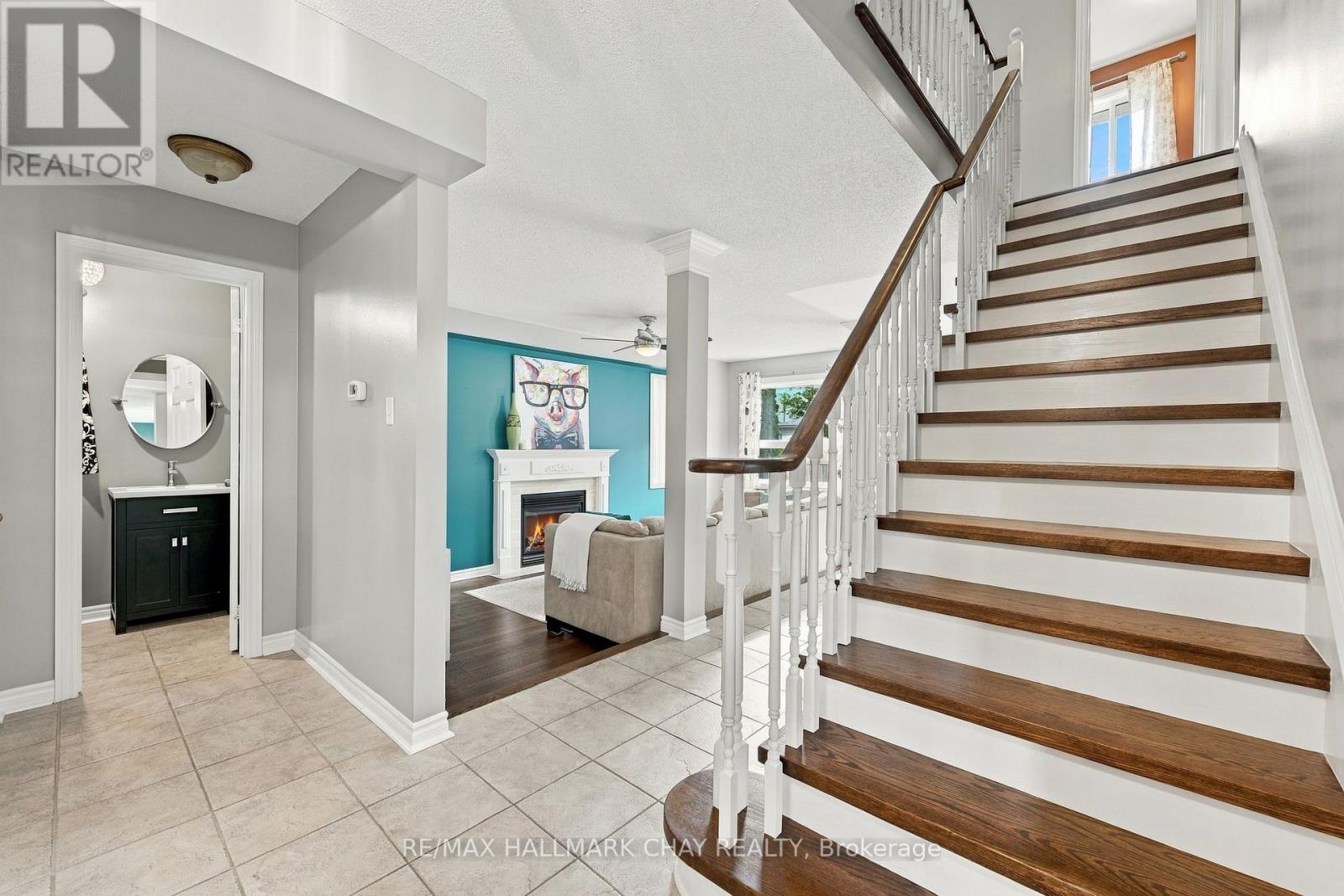 17 Sherwood Court, Barrie, ON photo 3