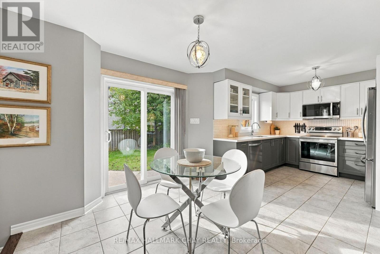 17 Sherwood Court, Barrie, ON photo 7