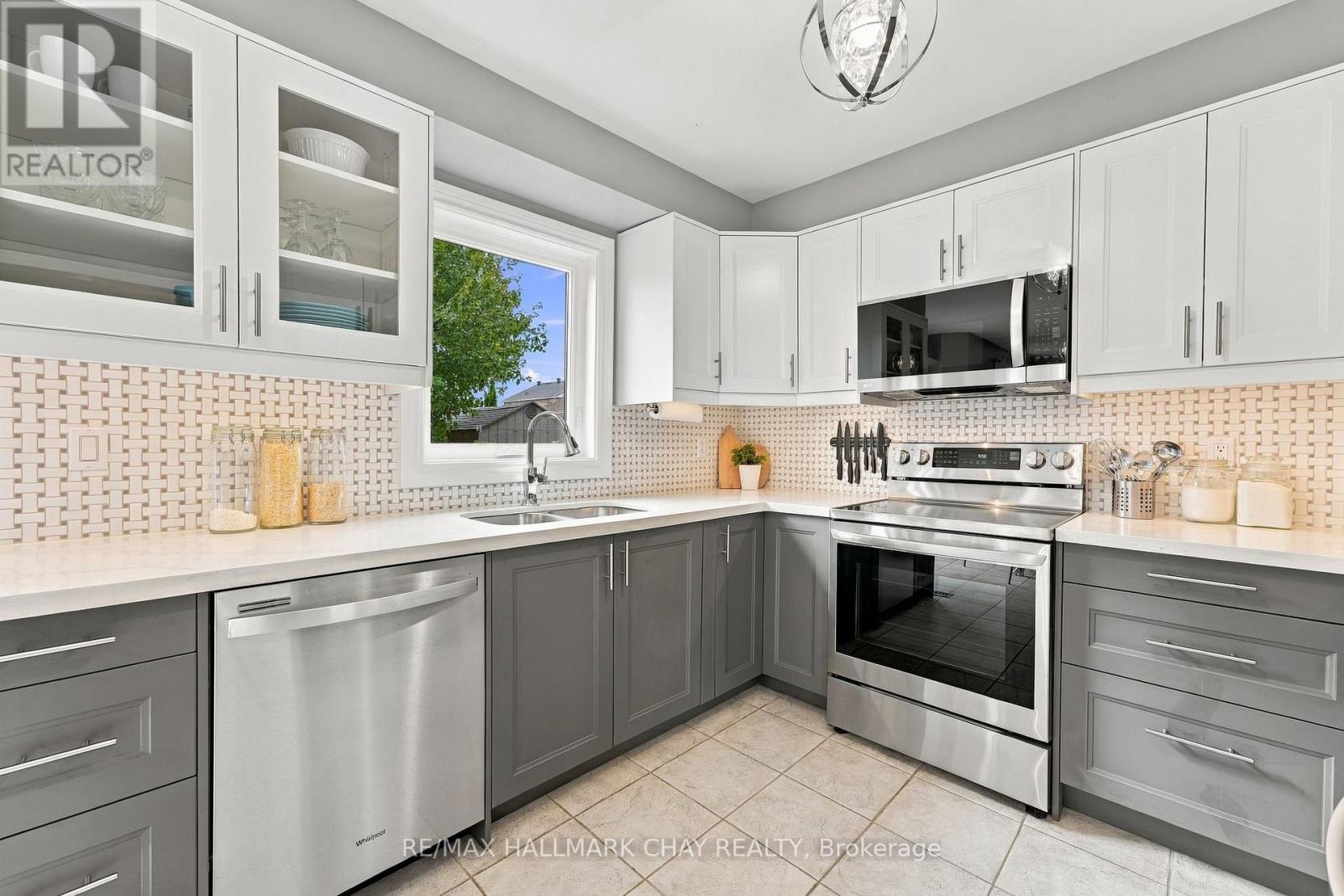 17 Sherwood Court, Barrie, ON photo 8