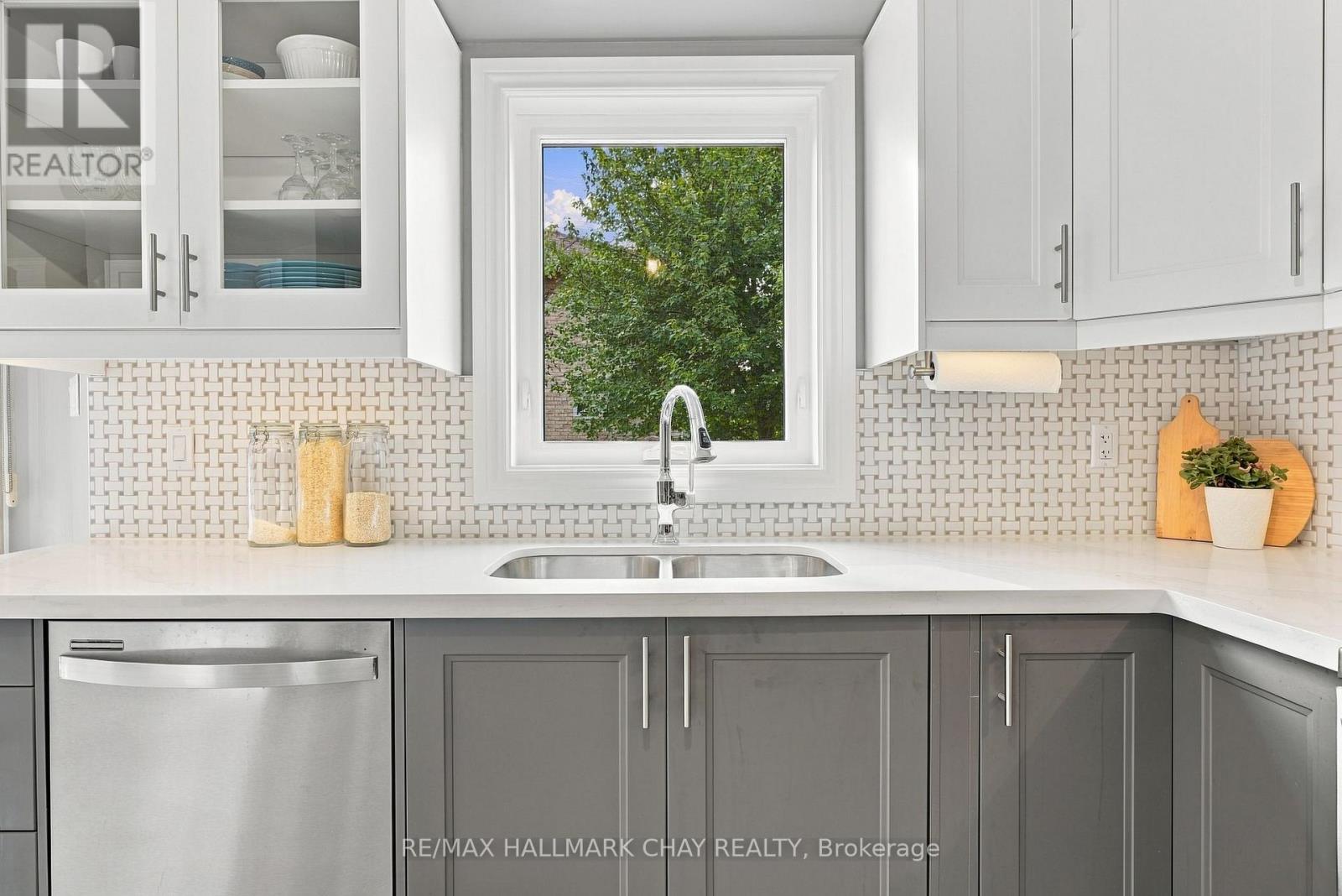 17 SHERWOOD COURT - 9