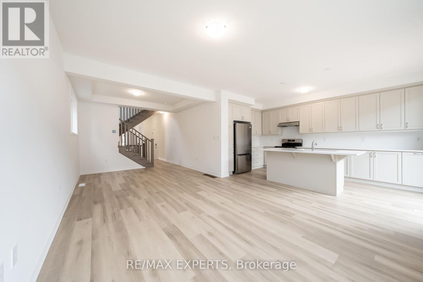 121 VINEWOOD CRESCENT, Barrie — photo 11
