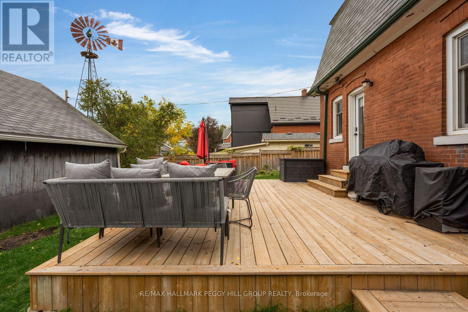 36 Commercial Street, Milton, ON photo 18