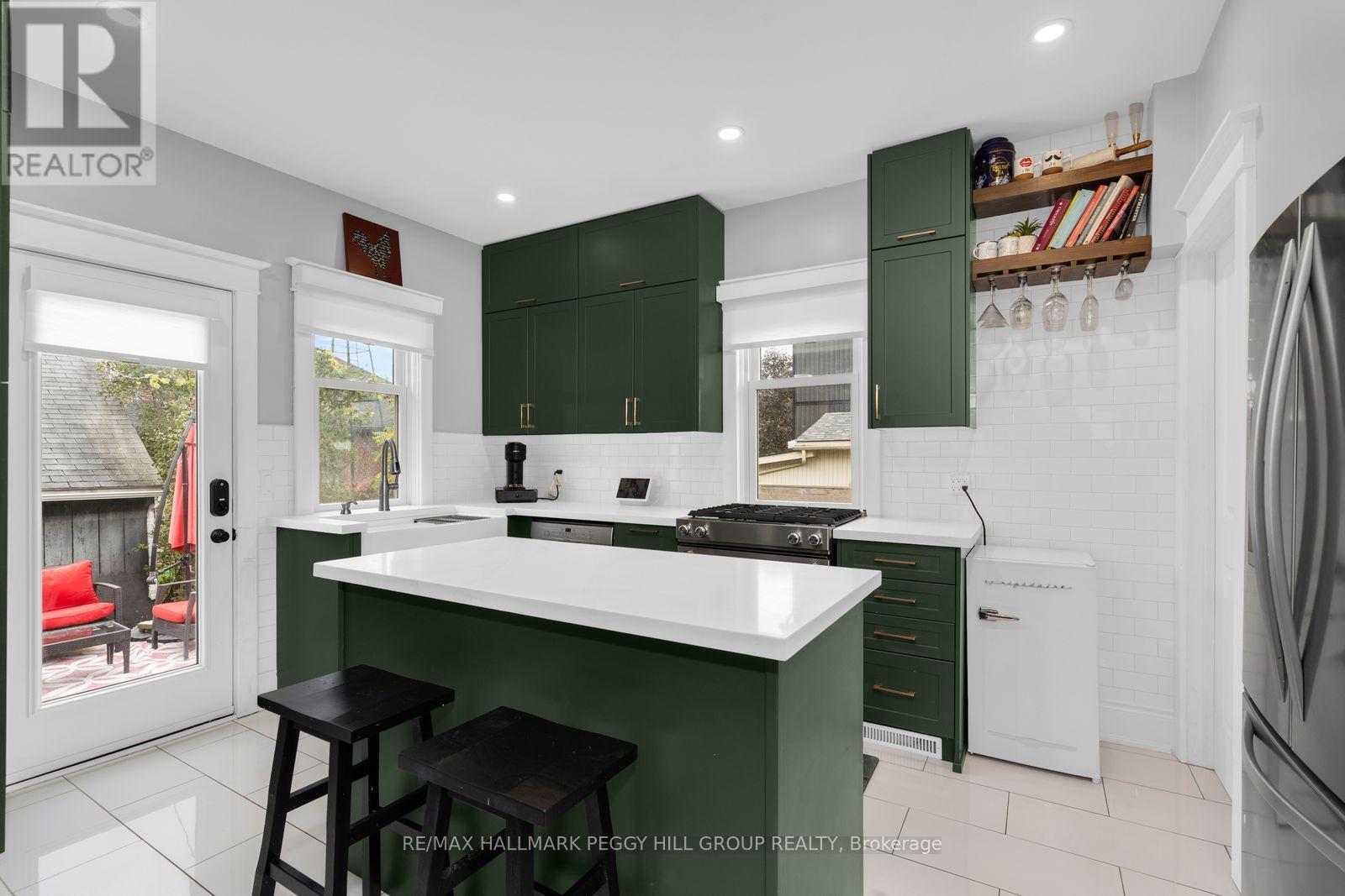 36 Commercial Street, Milton, ON photo 3
