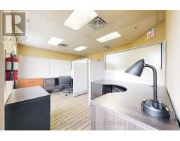 9 - 61 Advance Road, Toronto, ON M8Z2S6 Photo 8