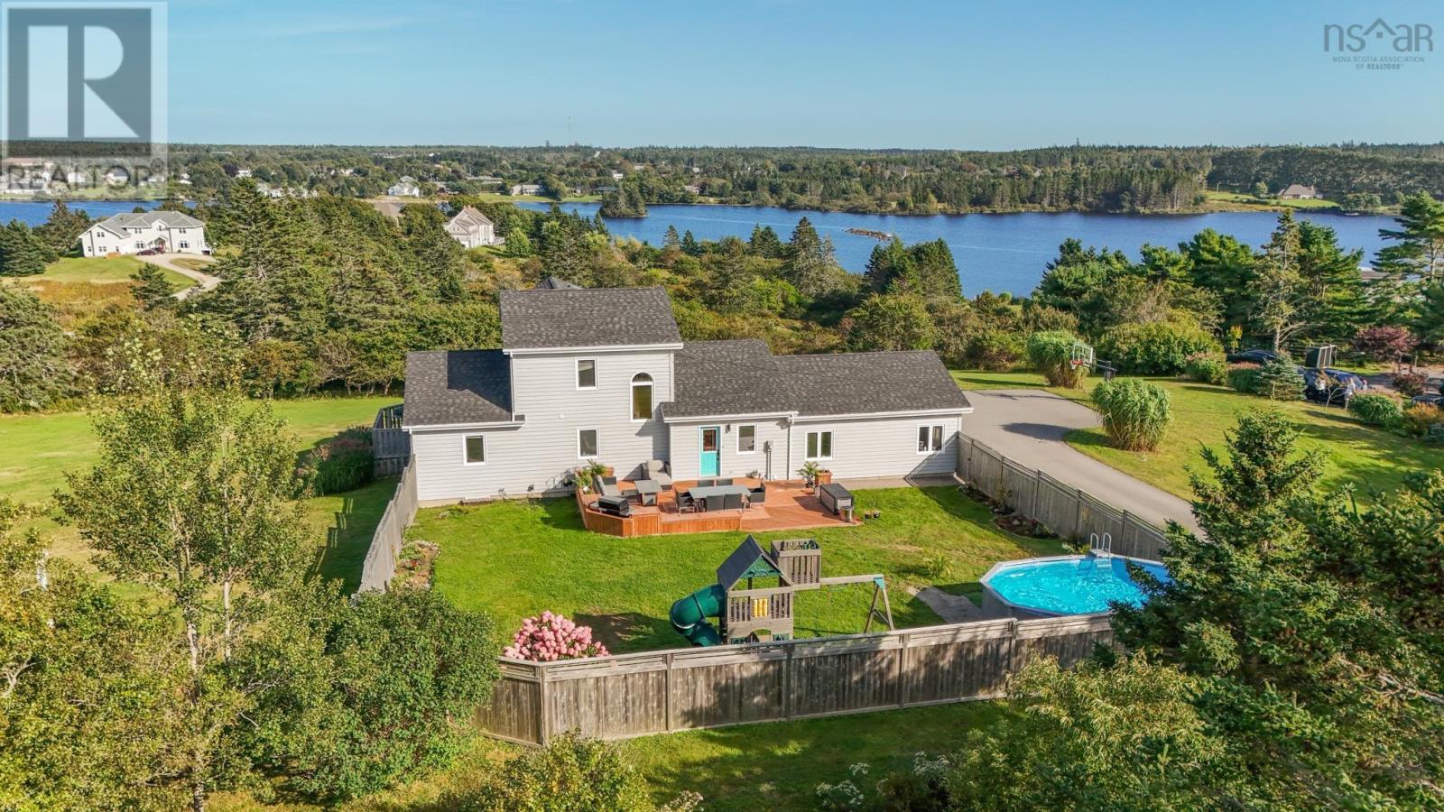 401 Lakeside