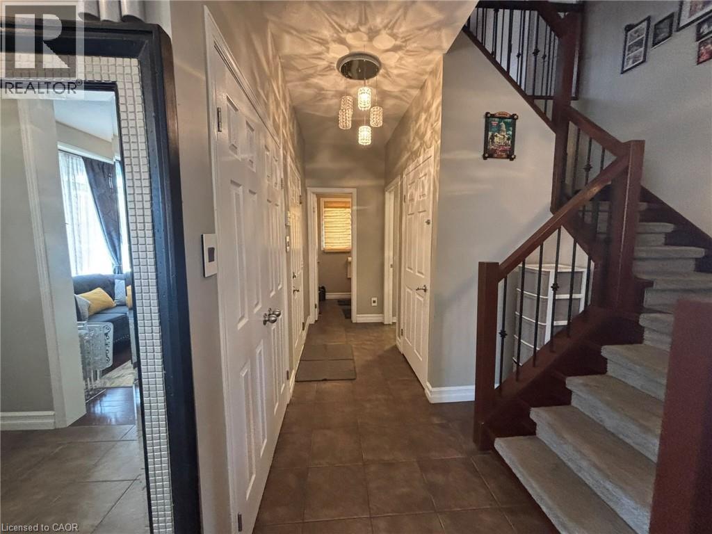 386 PINE VALLEY Drive, Kitchener — photo 7