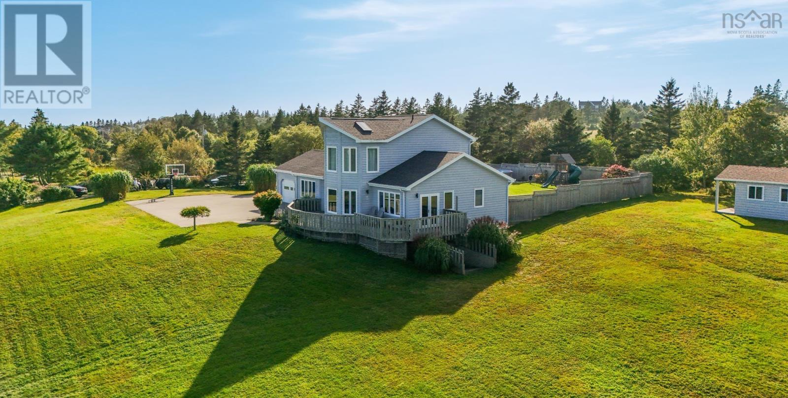 401 Lakeside photo 5