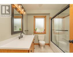 401 Lakeside Road, Dayton, NS B5A5K3 Photo 32