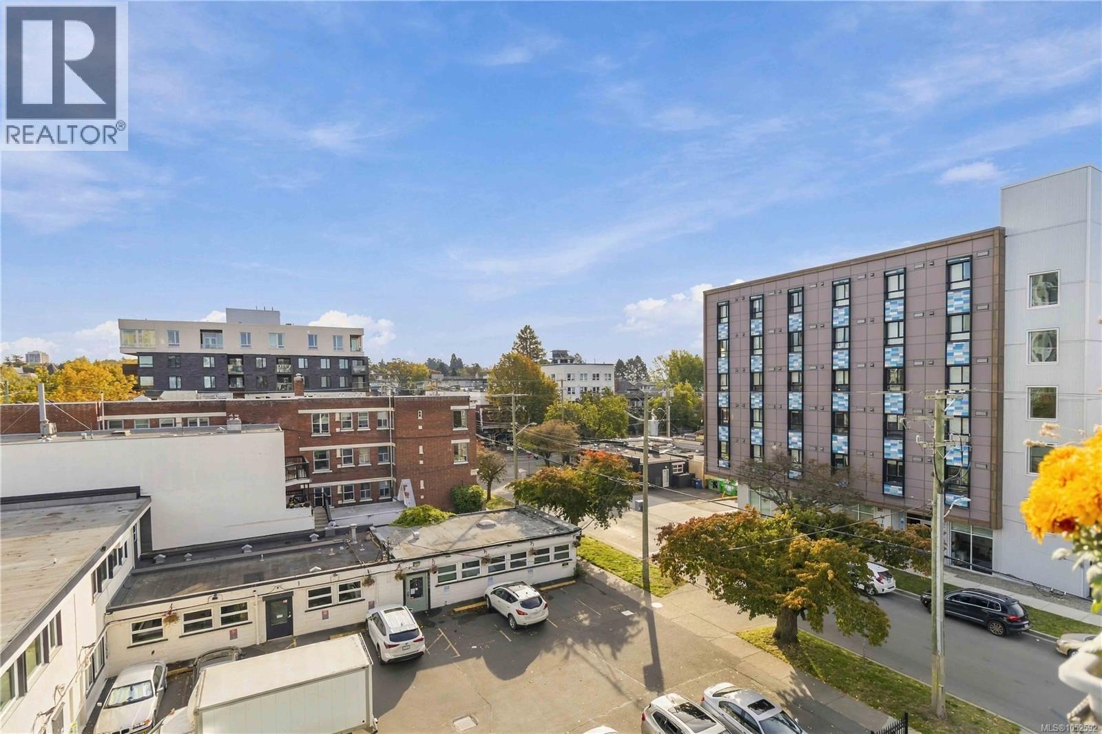 406 1061 Fort Street, Victoria