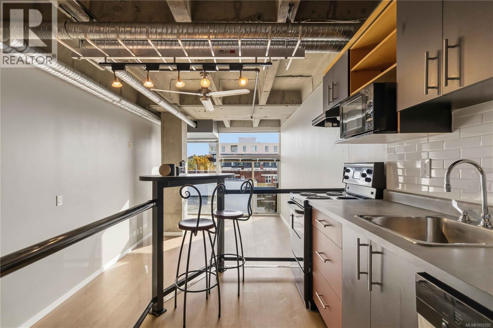 406 1061 Fort Street, Victoria