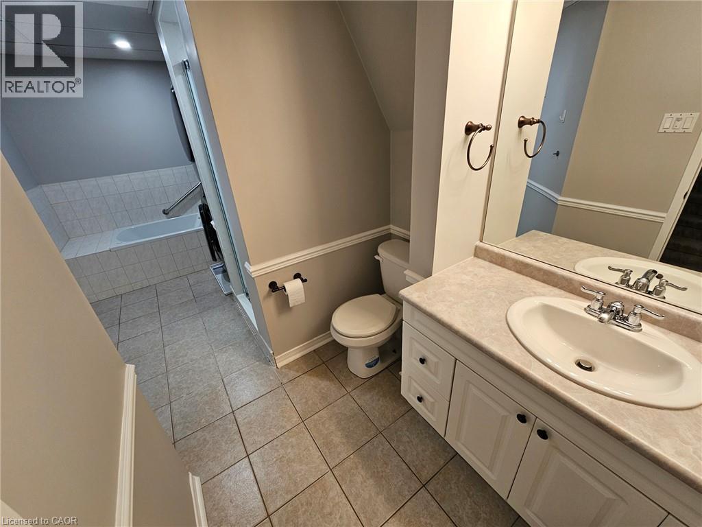 2173 CHARNWOOD Drive Unit# LOWER, Burlington — photo 11