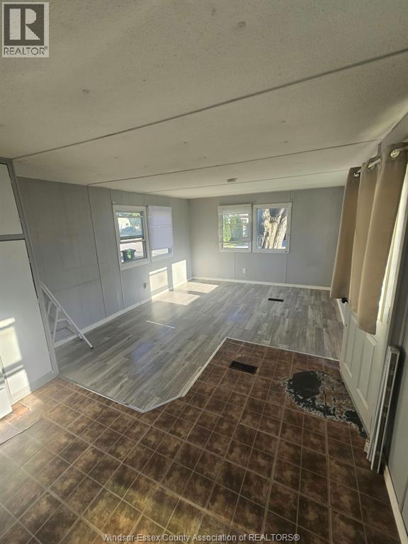 160 NEIL COURT, Essex — photo 3