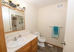 36 Charles Avenue, Shilo, MB R0K2A0 Photo 6
