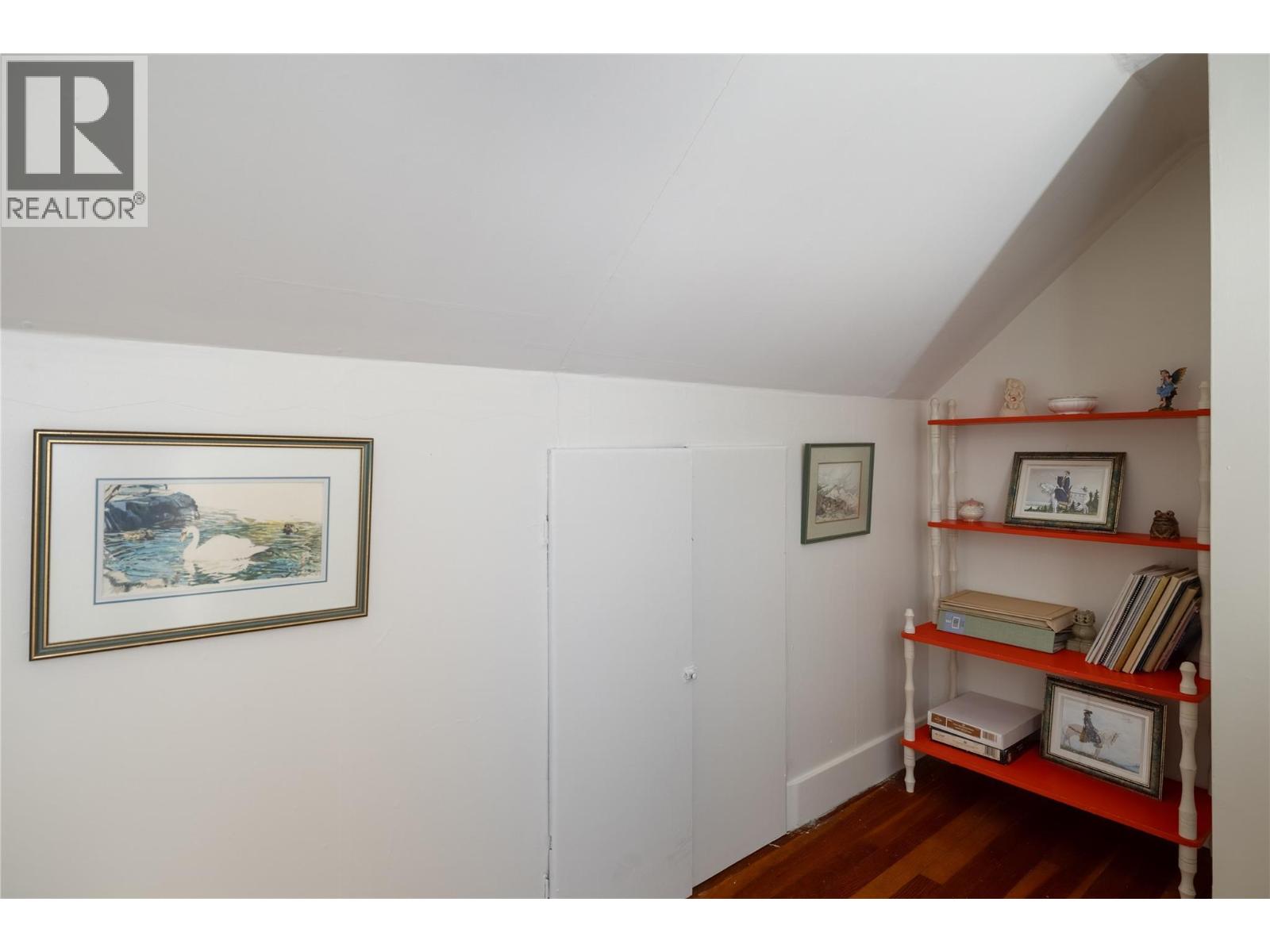 3107 25 Street - 25