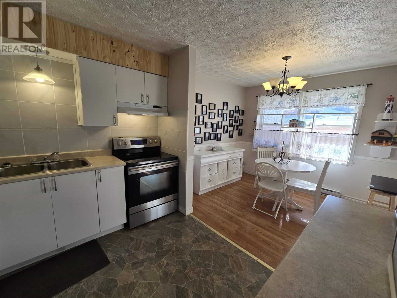 8 Bailey LN, Elliot Lake — photo 4