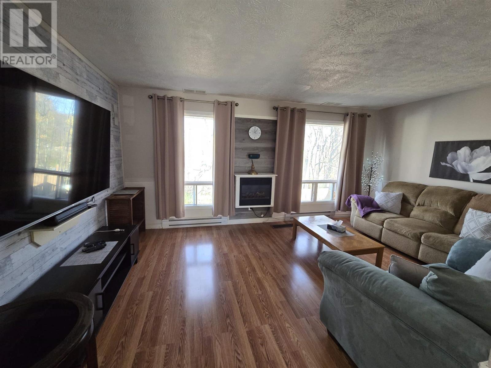 8 Bailey LN, Elliot Lake — photo 9