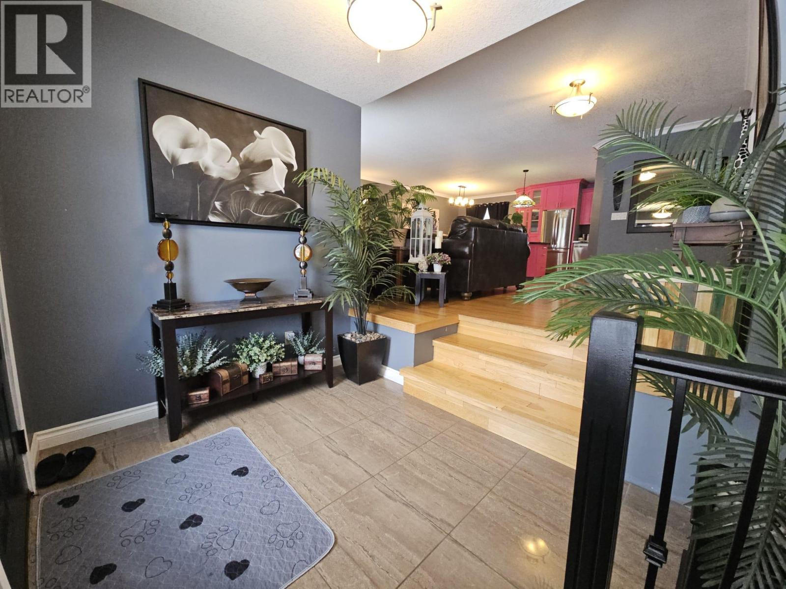 4709 45 Street NE - 10