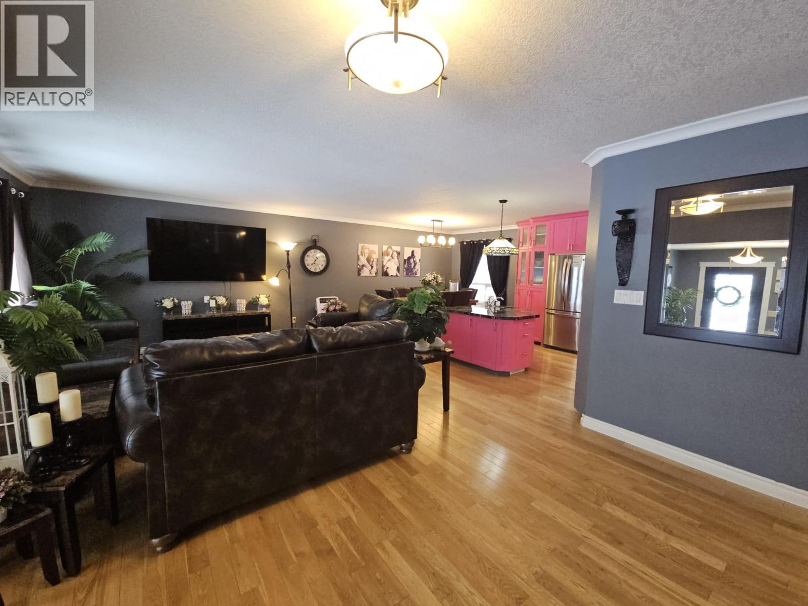 4709 45 Street NE - 14