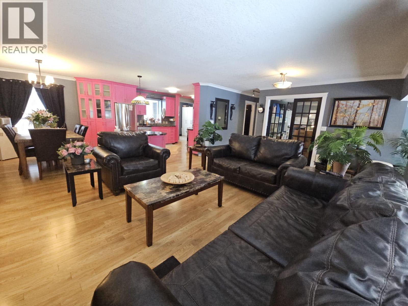 4709 45 Street NE - 18