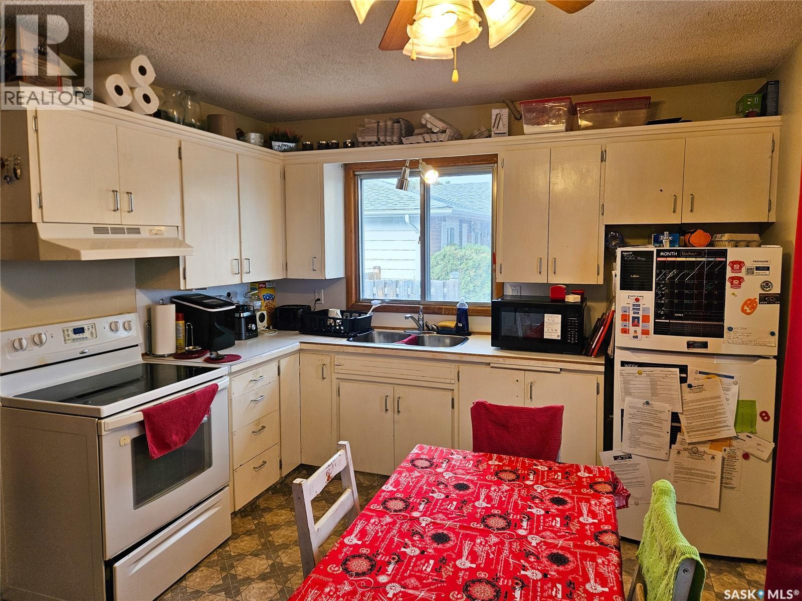 30 Allen DRIVE, Swift Current — photo 5