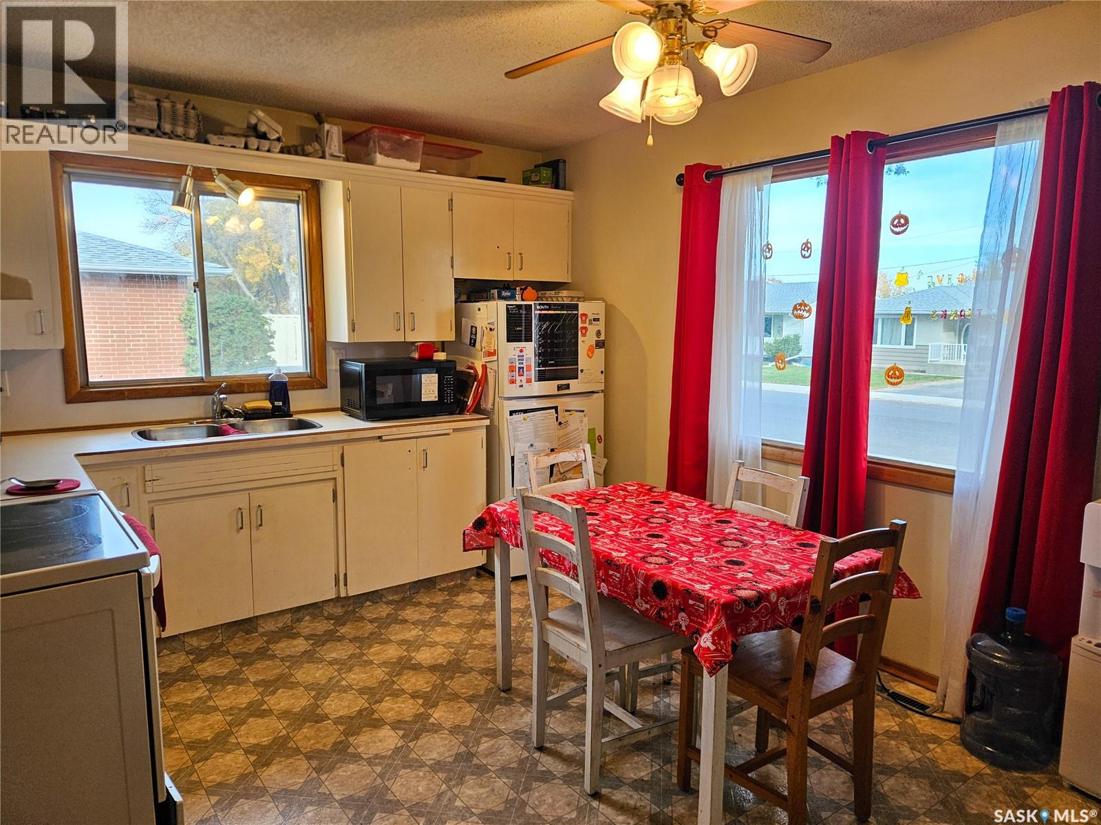 30 Allen DRIVE, Swift Current — photo 6