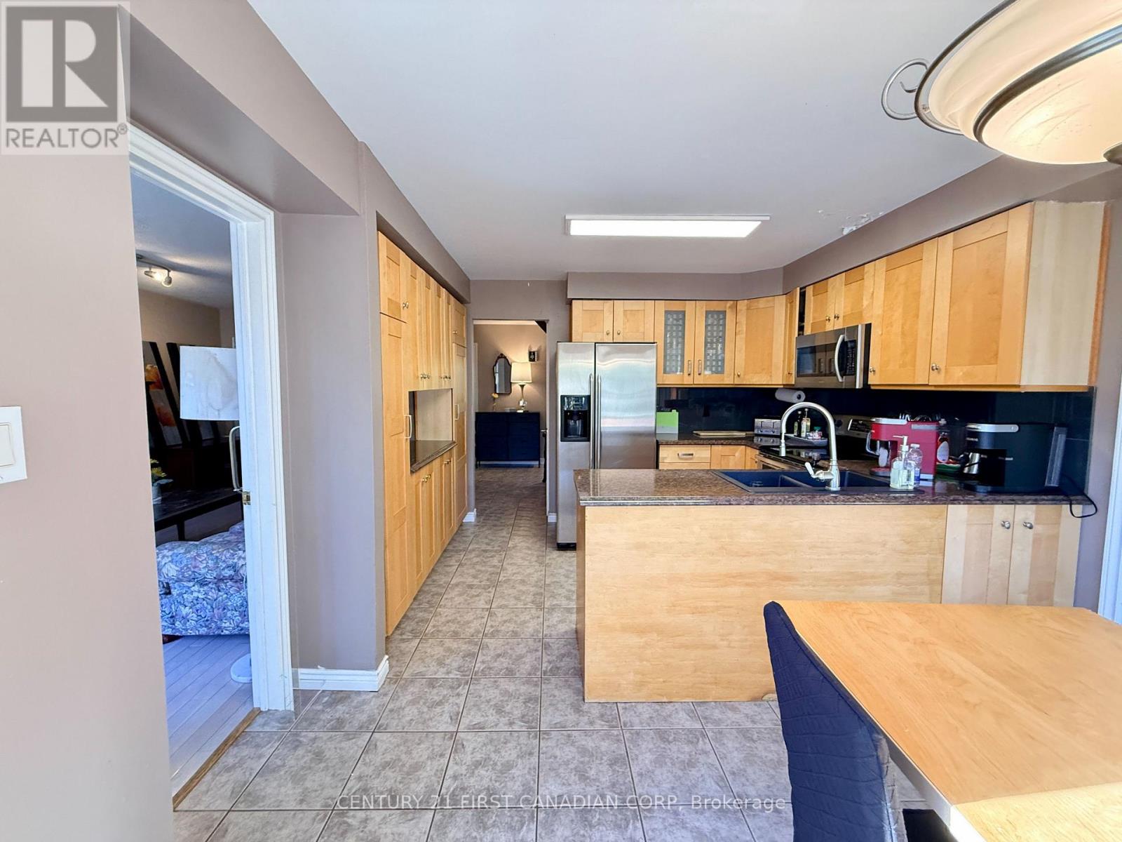 26 COLONIAL CRESCENT, London North (North M) — photo 12