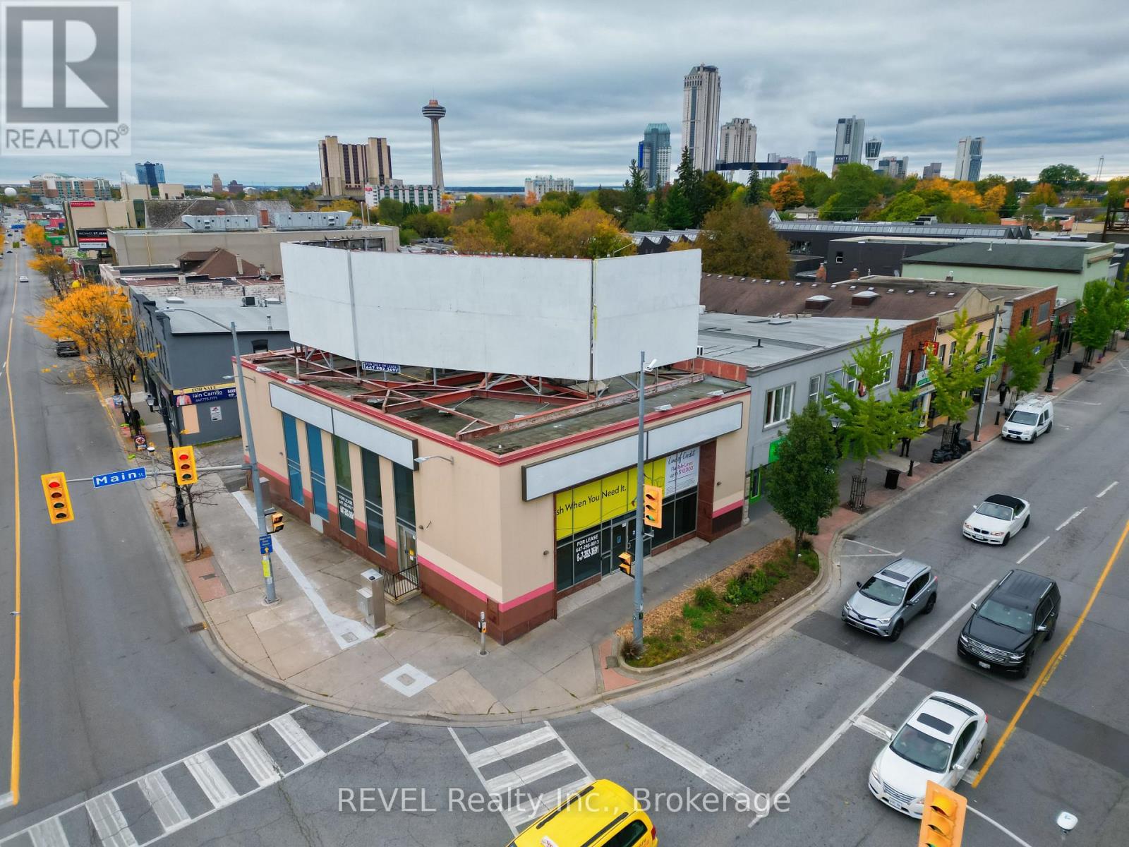 5890 MAIN STREET, Niagara Falls (Dorchester)