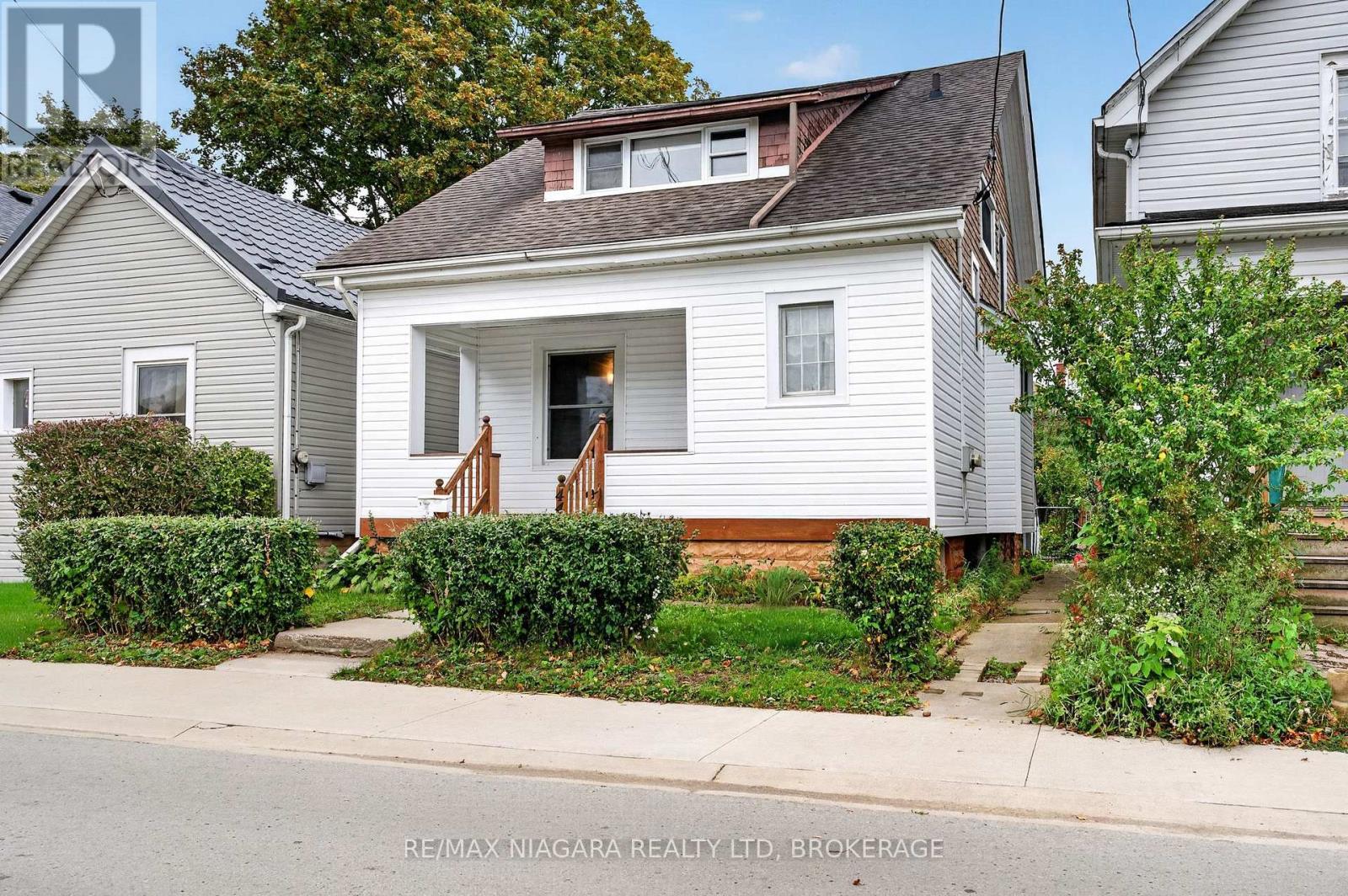 44 LOWELL AVENUE, St. Catharines (Downtown)