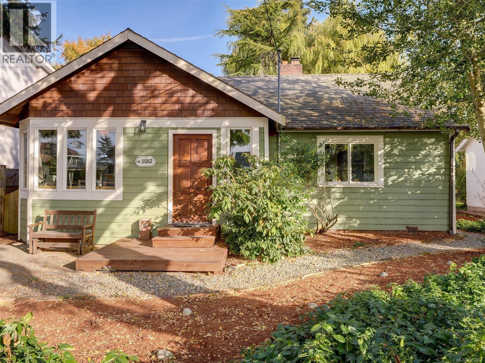  1882 Neil Street, Saanich