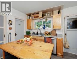 Entrance - 1882 Neil St, Saanich, BC V8R3C7 Photo 10