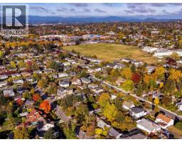 1882 Neil St, Saanich, BC V8R3C7 Photo 29