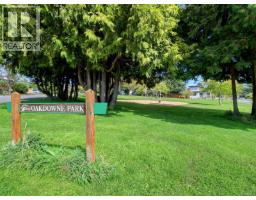 1882 Neil St, Saanich, BC V8R3C7 Photo 40