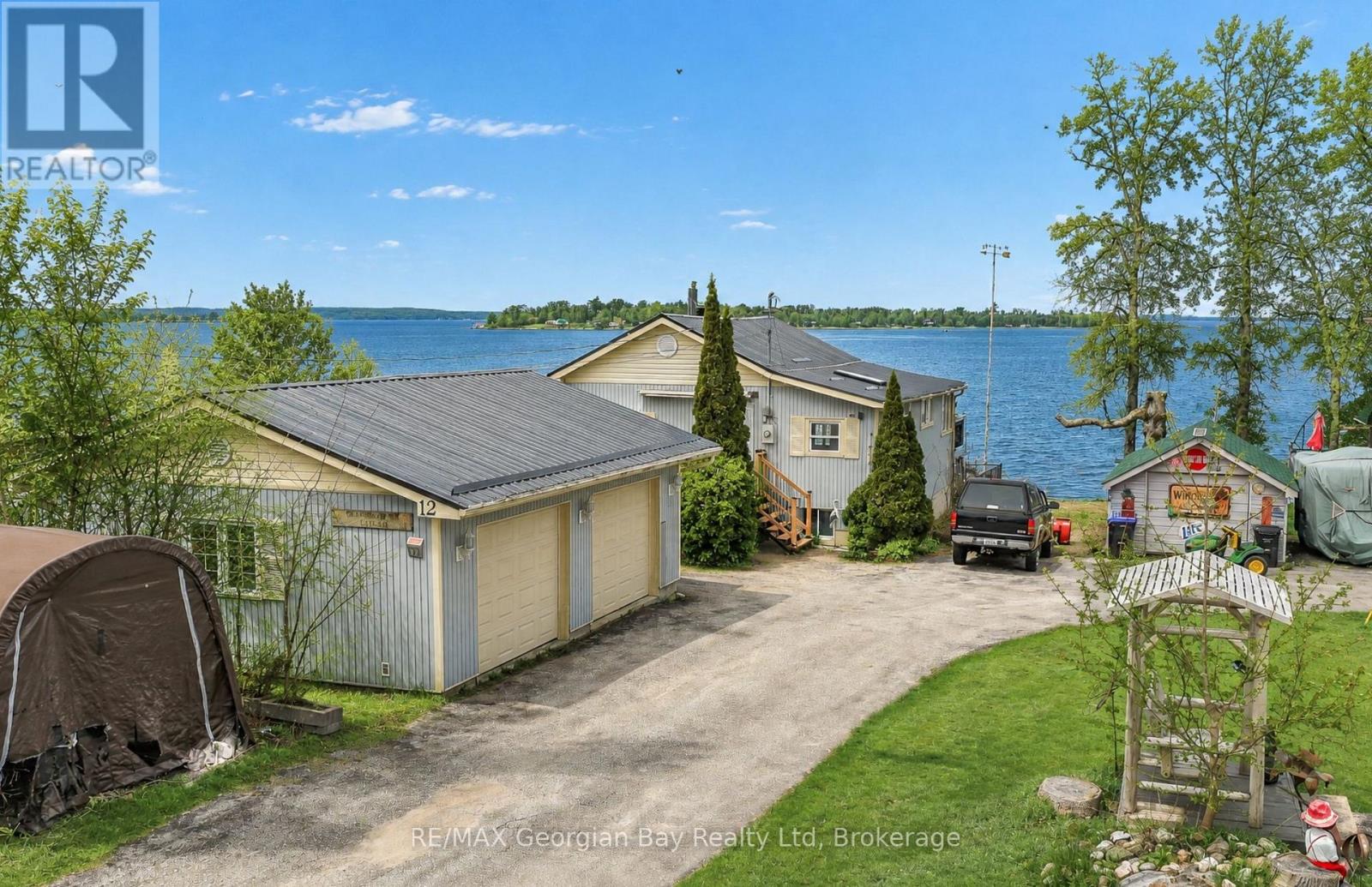 12 ROBINS POINT ROAD - 37