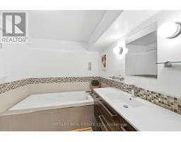 236 Virginia Avenue, Toronto, ON M4C2T8 Photo 27