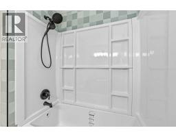 77 Selkirk Boulevard, Red Deer, AB T4N0G6 Photo 26
