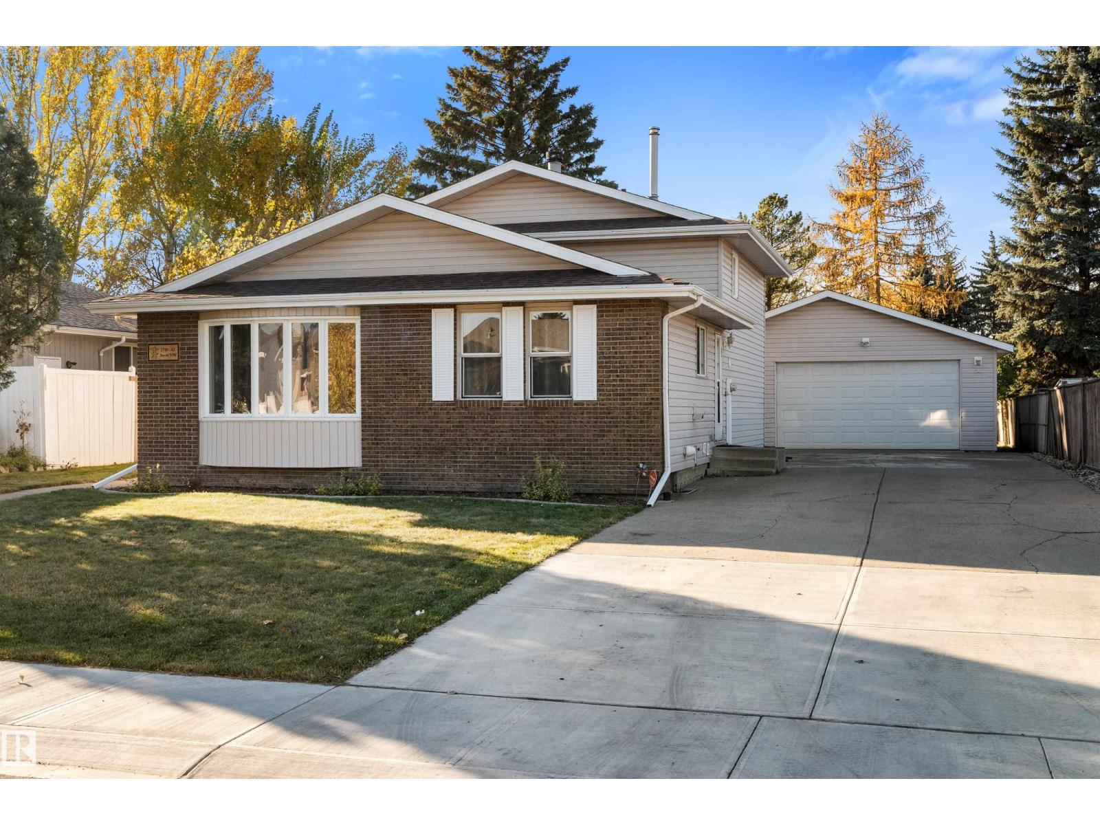 Photo of 1720 65 ST NW, Edmonton