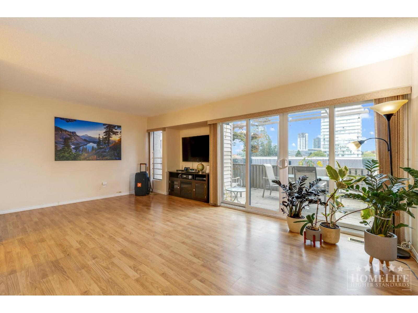5 13755 102 AVENUE, Surrey British Columbia