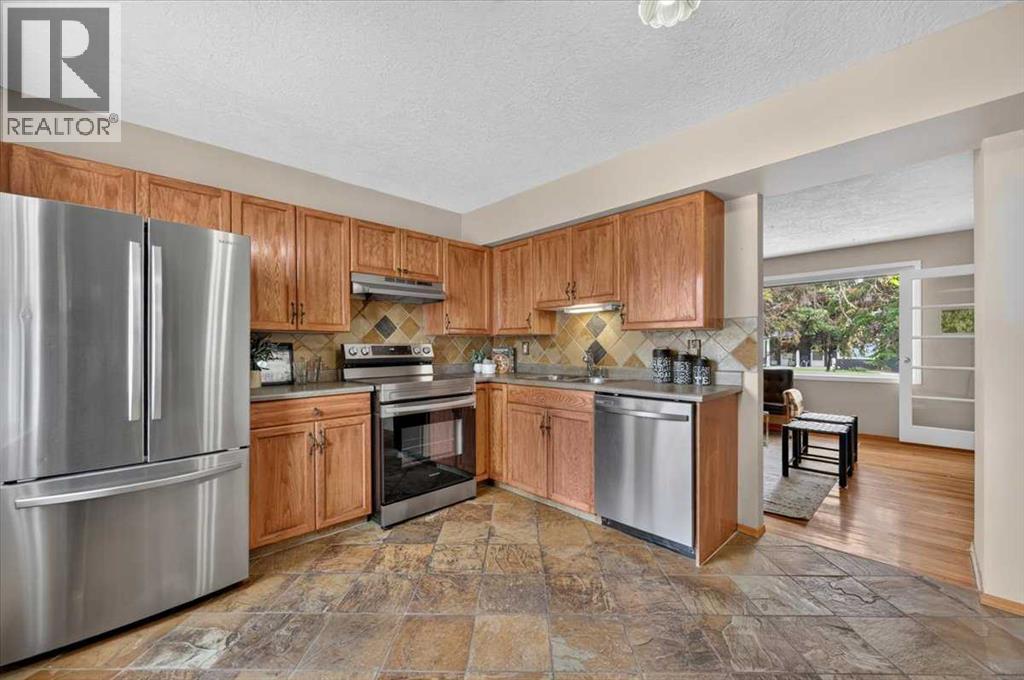 572 Regal Park NE