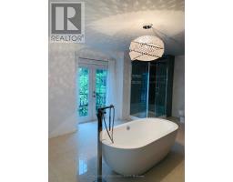 121 Castle Crescent, Oakville, ON L6J5H4 Photo 12