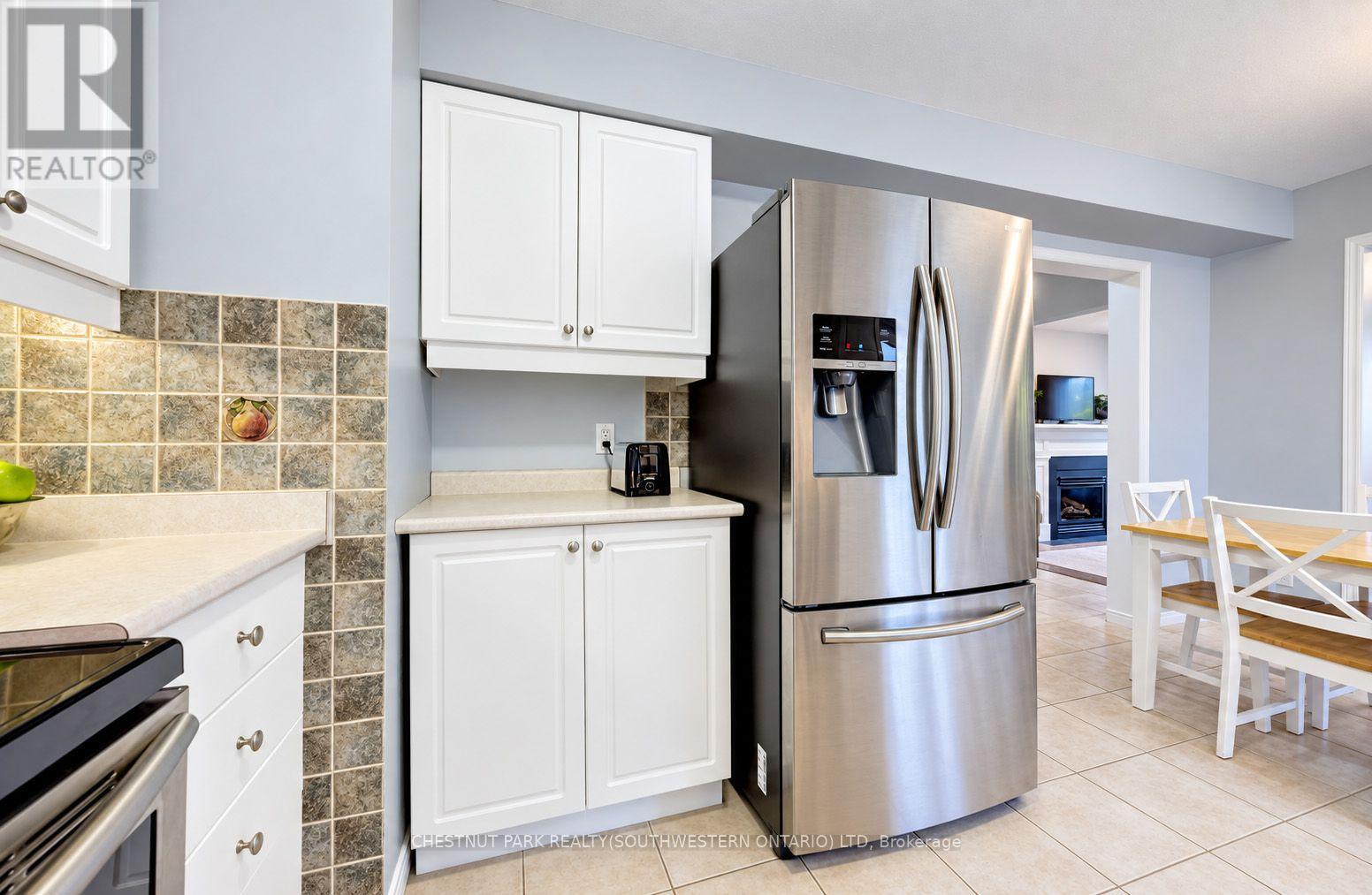 24 White Sands Court, Kitchener, ON photo 12