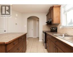 4pc Bathroom - 610 Silkstone Point W, Lethbridge, AB T1J4C5 Photo 9