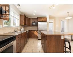 4pc Bathroom - 610 Silkstone Point W, Lethbridge, AB T1J4C5 Photo 8