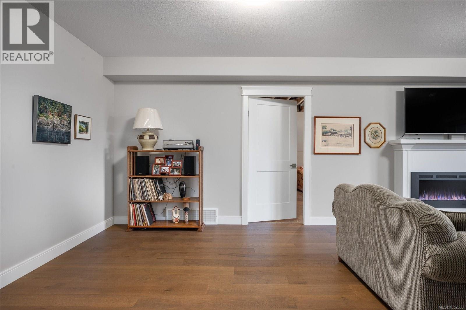 1348 Crown Isle Blvd - 41