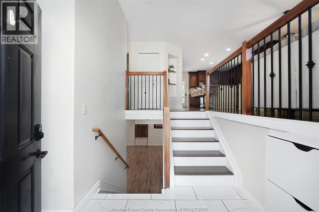 15 Oak Park CRESCENT, Kingsville — photo 5