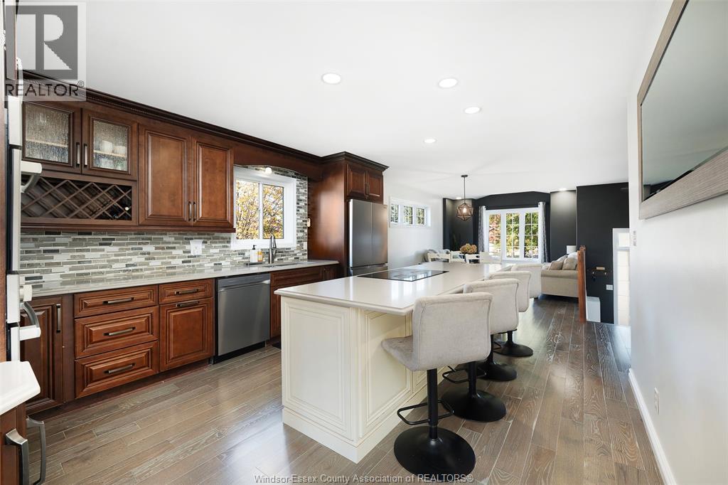 15 Oak Park CRESCENT, Kingsville — photo 8