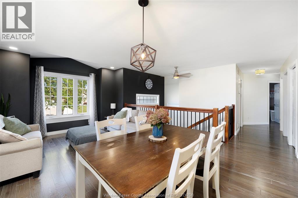 15 Oak Park CRESCENT, Kingsville — photo 9