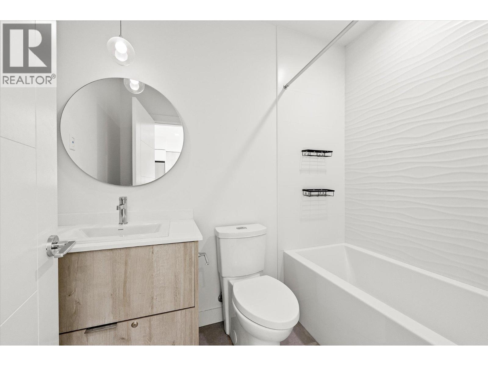 #407 3699 Capozzi Road - 7