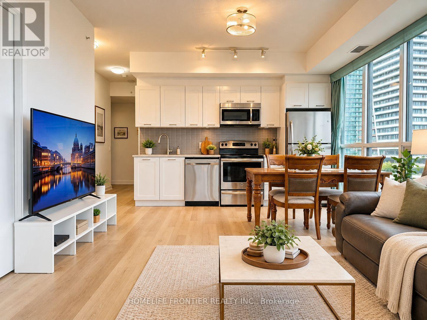 2200 Lakeshore Unit 1001 photo 4