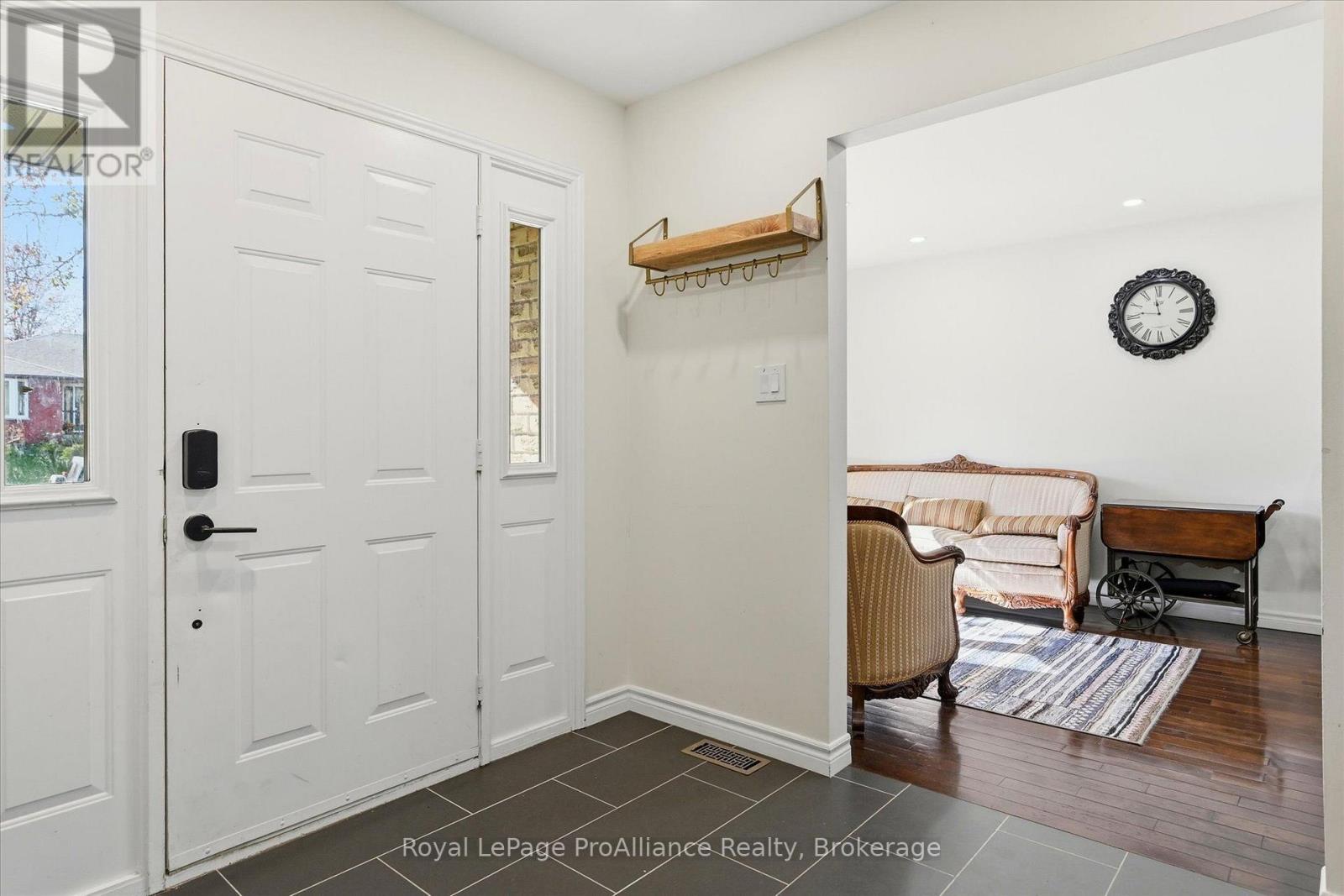 1316 Scollard Drive, Peterborough, ON photo 4